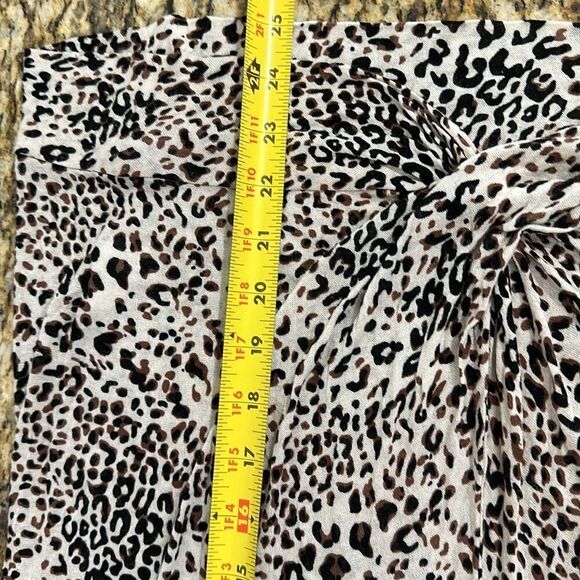 W5 Leopard Print 3/4 Sleeve V-neck Knotted Front Top Size L - Picture 8 of 8